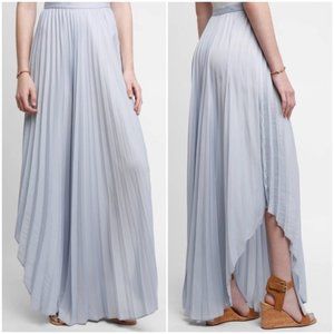 Dolce Vita pleated blue skirt